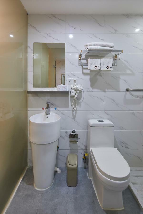 Insail Hotels Airport Road Cantão Exterior foto